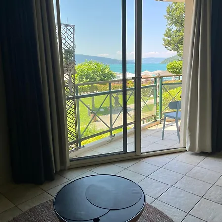 Apartment Les Pieds Dans L'eau