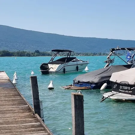Les Pieds Dans L'eau Lägenhet Duingt